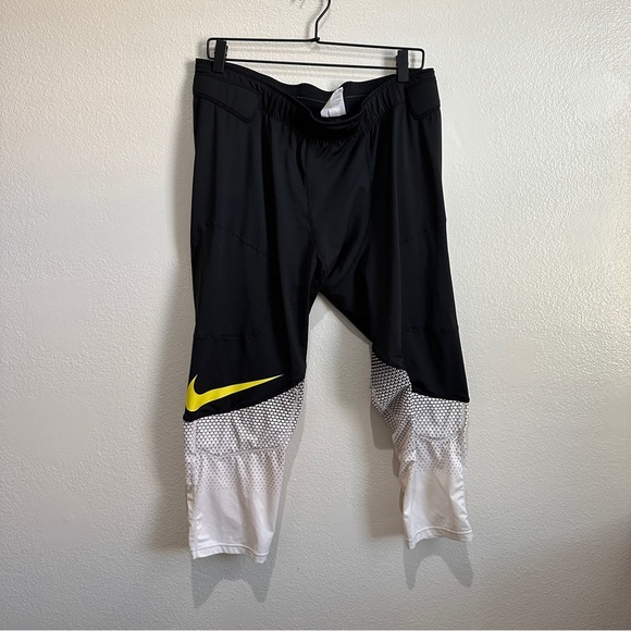 Nike Football Dri Fit Compression Shorts Size 3XL - Picture 1 of 9